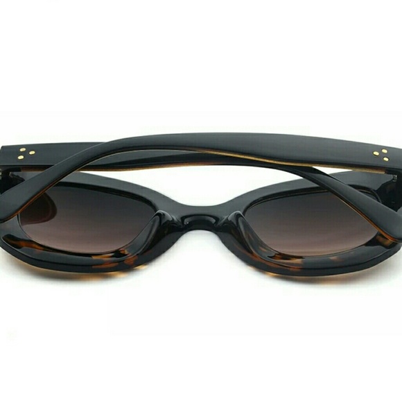 NEW PAIR OF CAT EYE SUNGLASSES - Picture 2 of 6